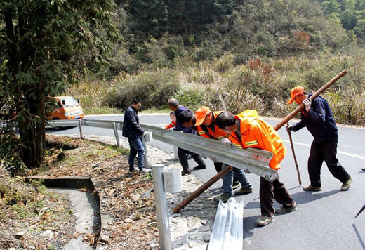 高速公路波形護欄